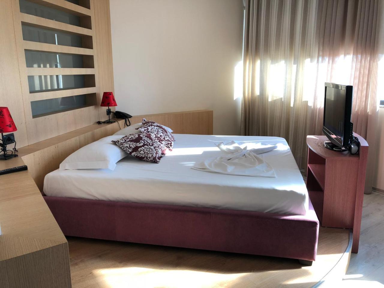 Icon Hotel Avlonya Dış mekan fotoğraf