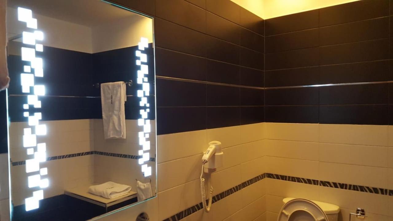 Icon Hotel Avlonya Dış mekan fotoğraf